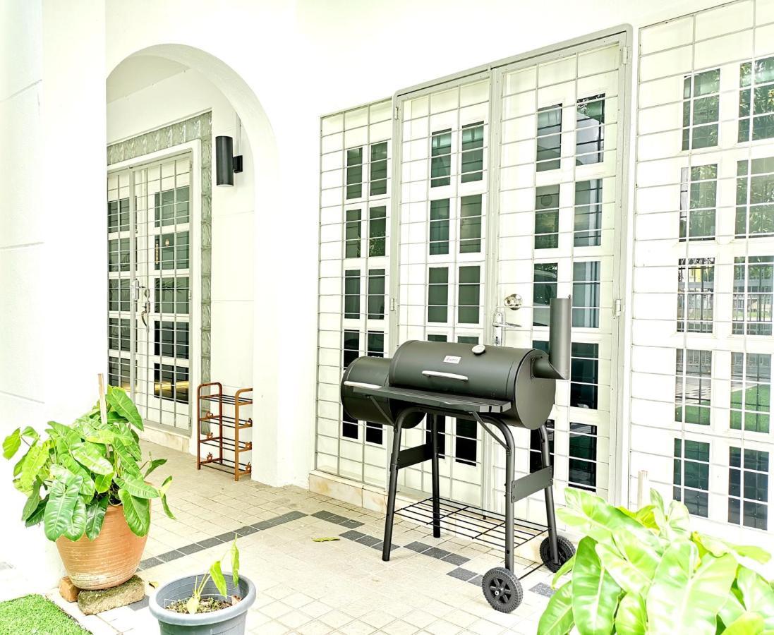527 Beachhouse L 5 Bedroom With Swimming Pool - 3Min Walk To The Beach Tanjung Bungah  Ngoại thất bức ảnh